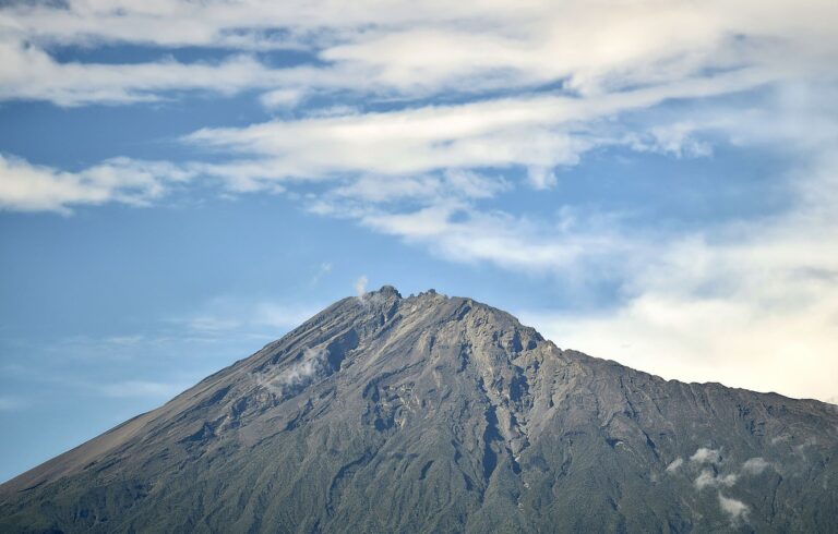 mount-meru